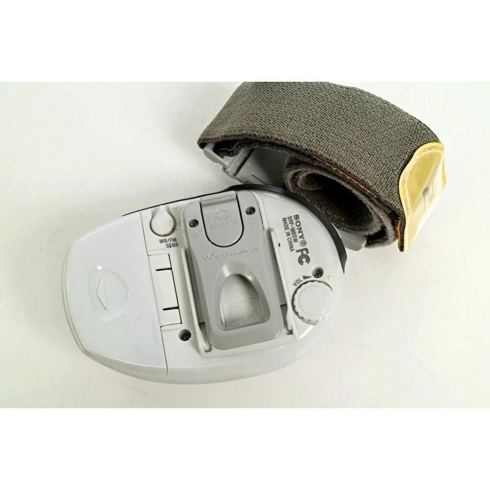 Sony SRF-M85V Sports Radio Walkman Clip AM FM Weather Mega Bass - Tested Works